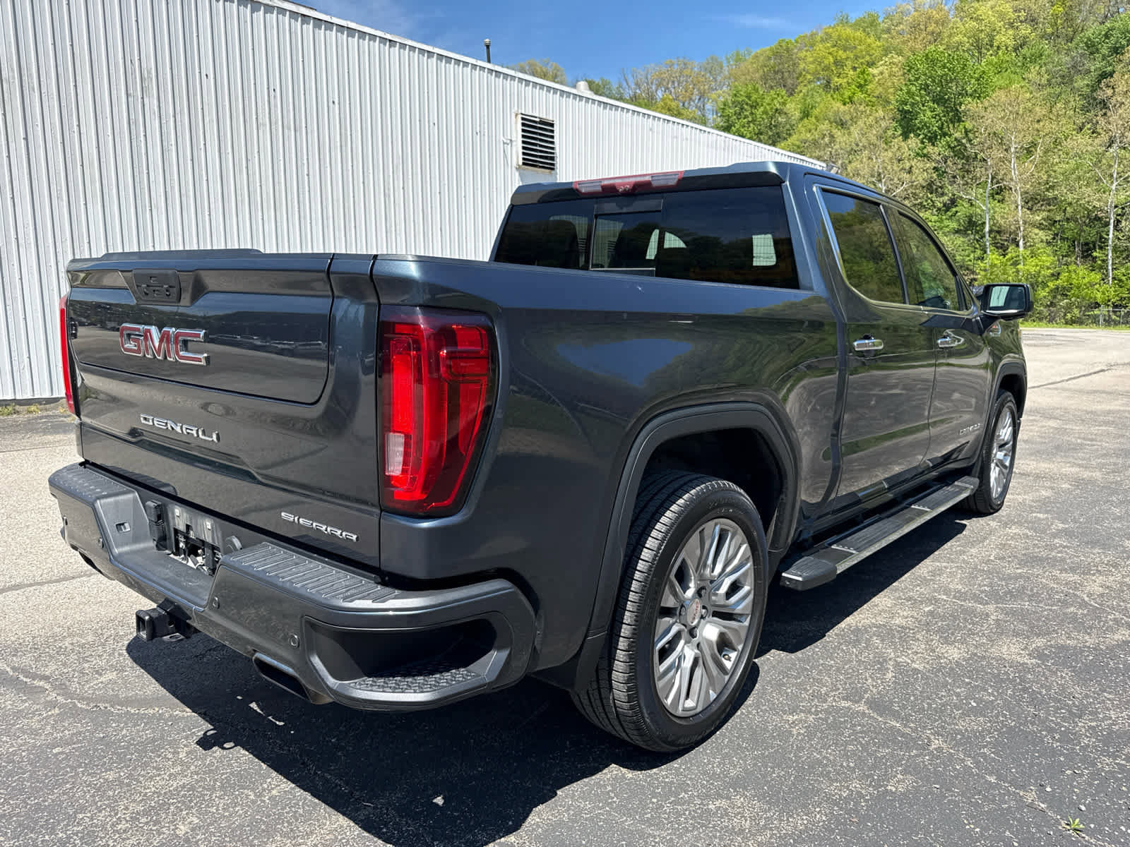 Used 2020 GMC Sierra 1500 Denali w/ Technology Package AWD/4WD image 7