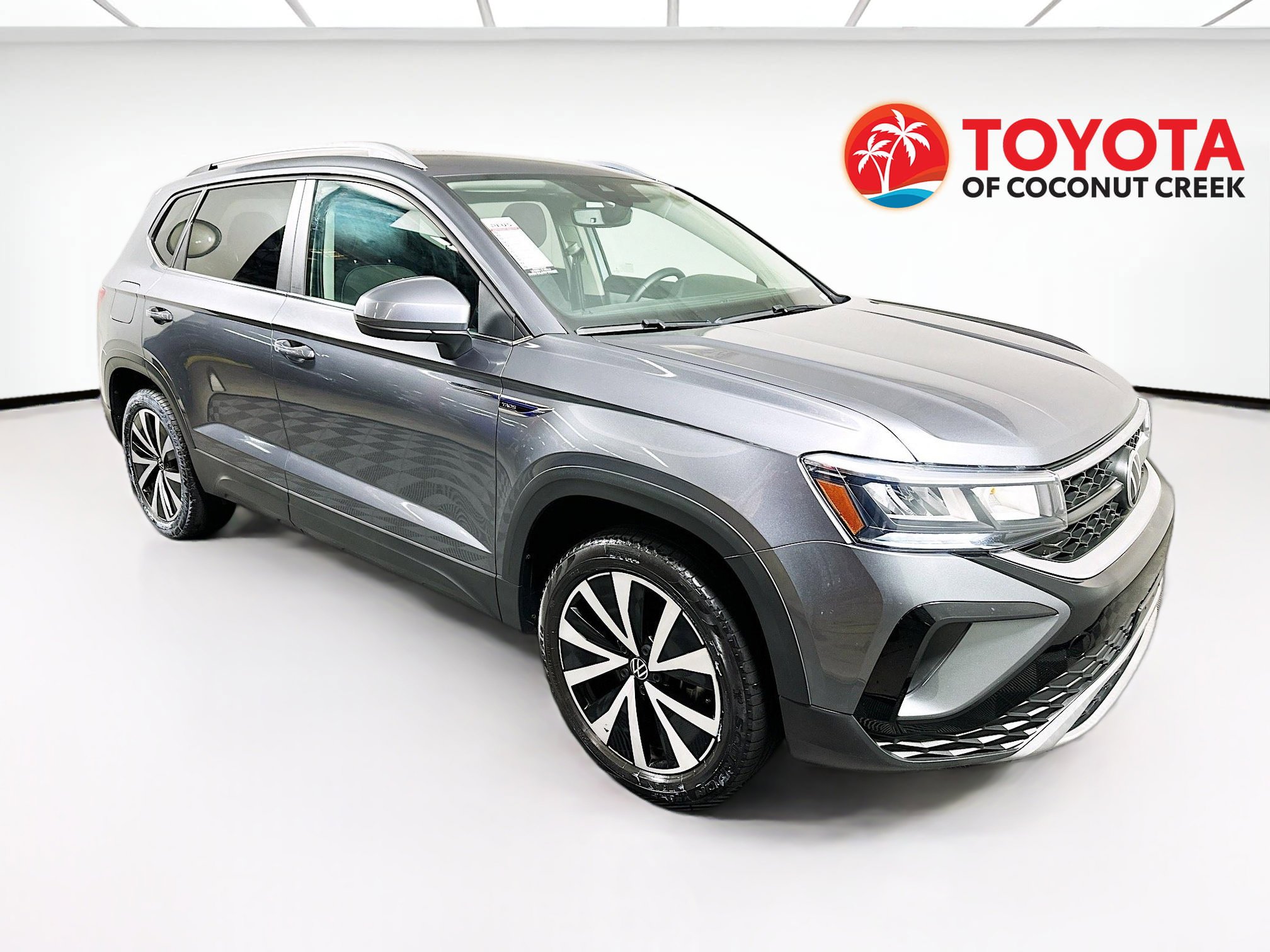 Used 2022 Volkswagen Taos SE w/ IQ.Drive SE Package AWD/4WD image 1