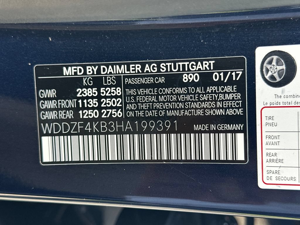 Used 2017 Mercedes-Benz E 300 4MATIC image 38