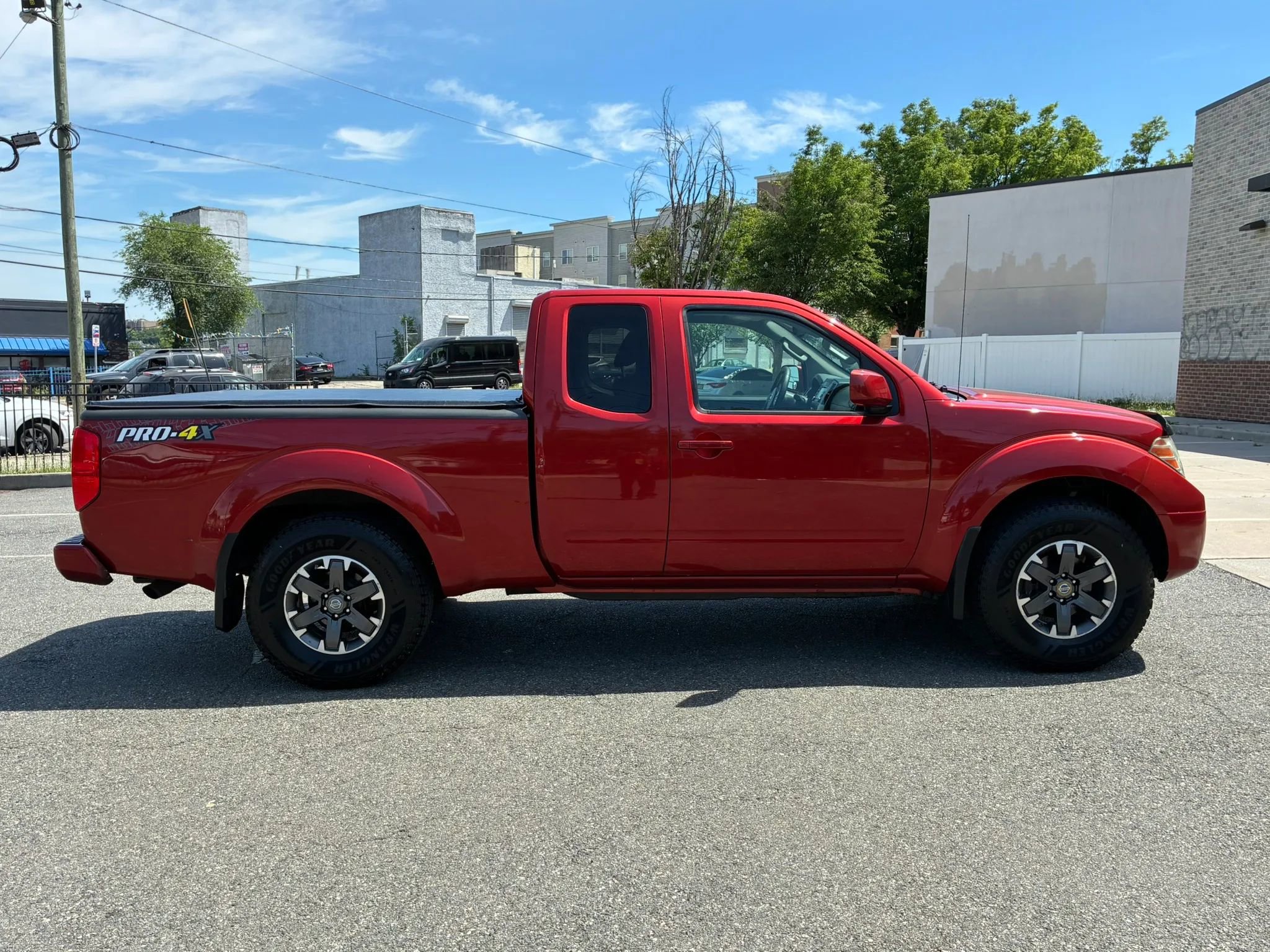 Used 2014 Nissan Frontier PRO-4X AWD/4WD image 4