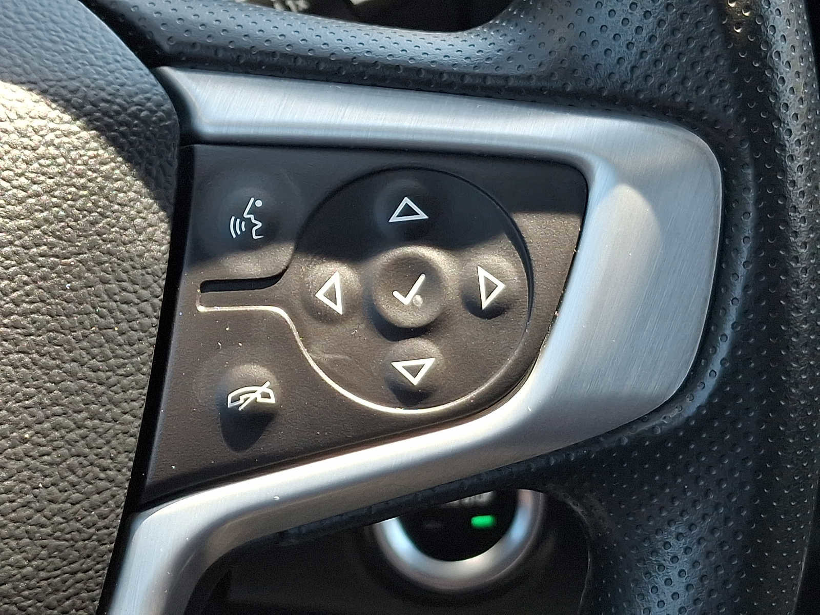 Used 2023 GMC Terrain SLE w/ Driver Convenience Package FWD image 24