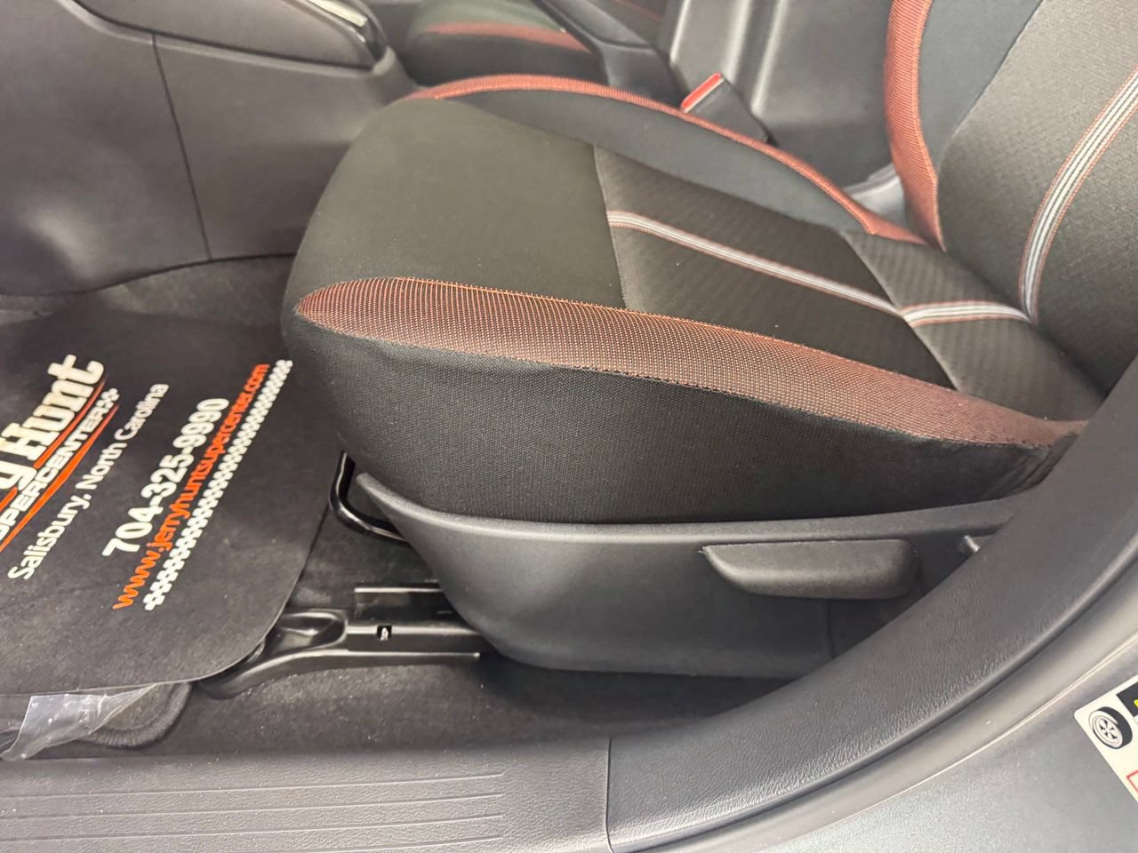 Used 2025 Nissan Versa SR FWD image 11