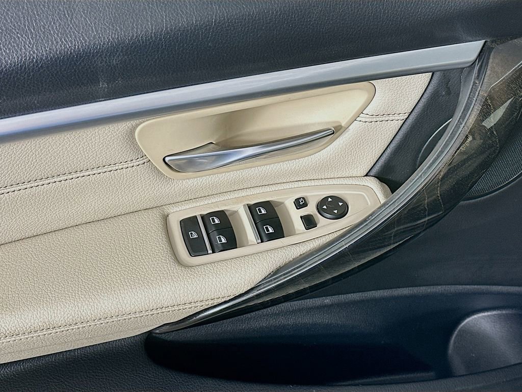 Used 2017 BMW 330i xDrive Sedan image 21