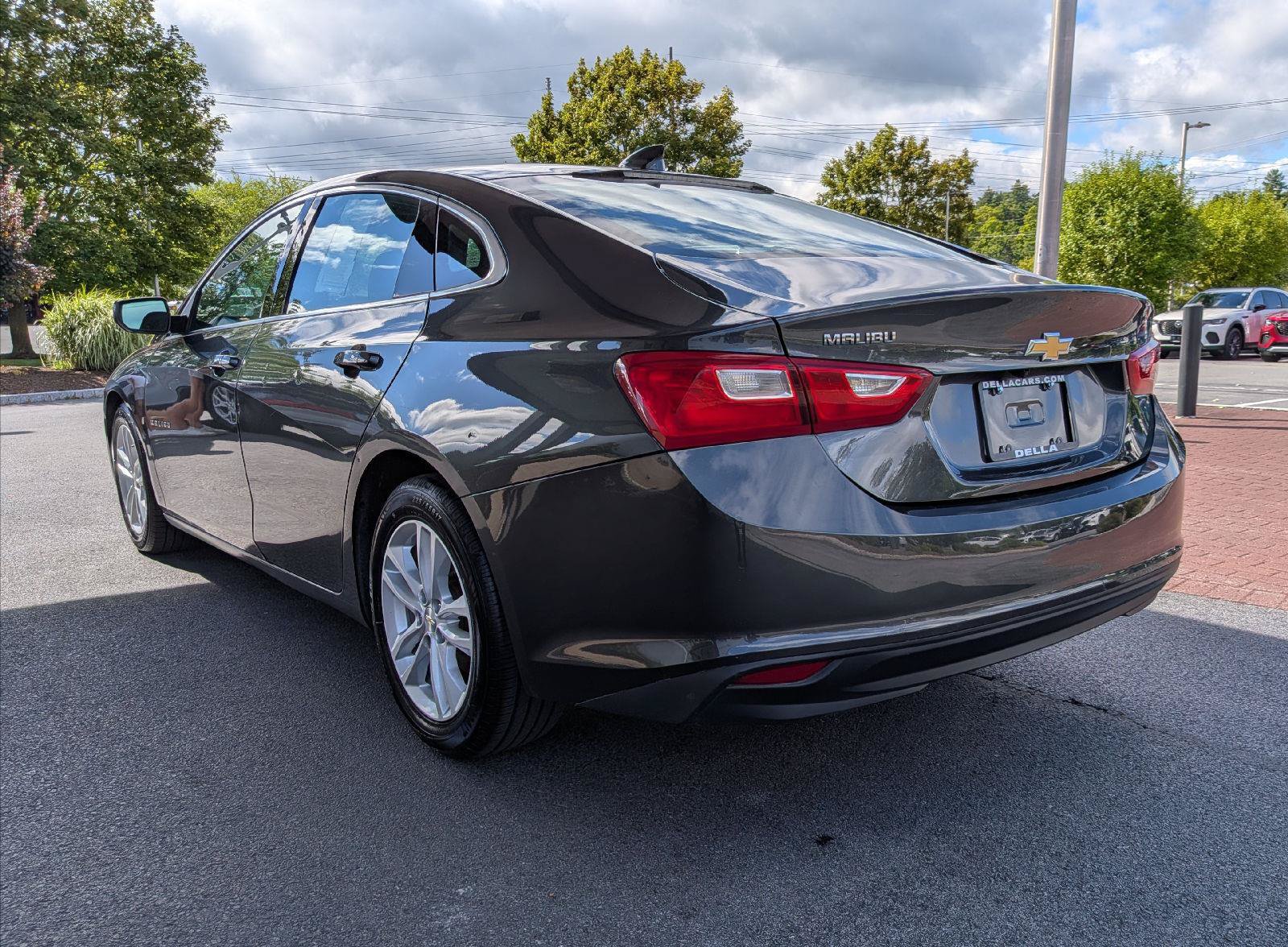 Used 2018 Chevrolet Malibu LT FWD image 7