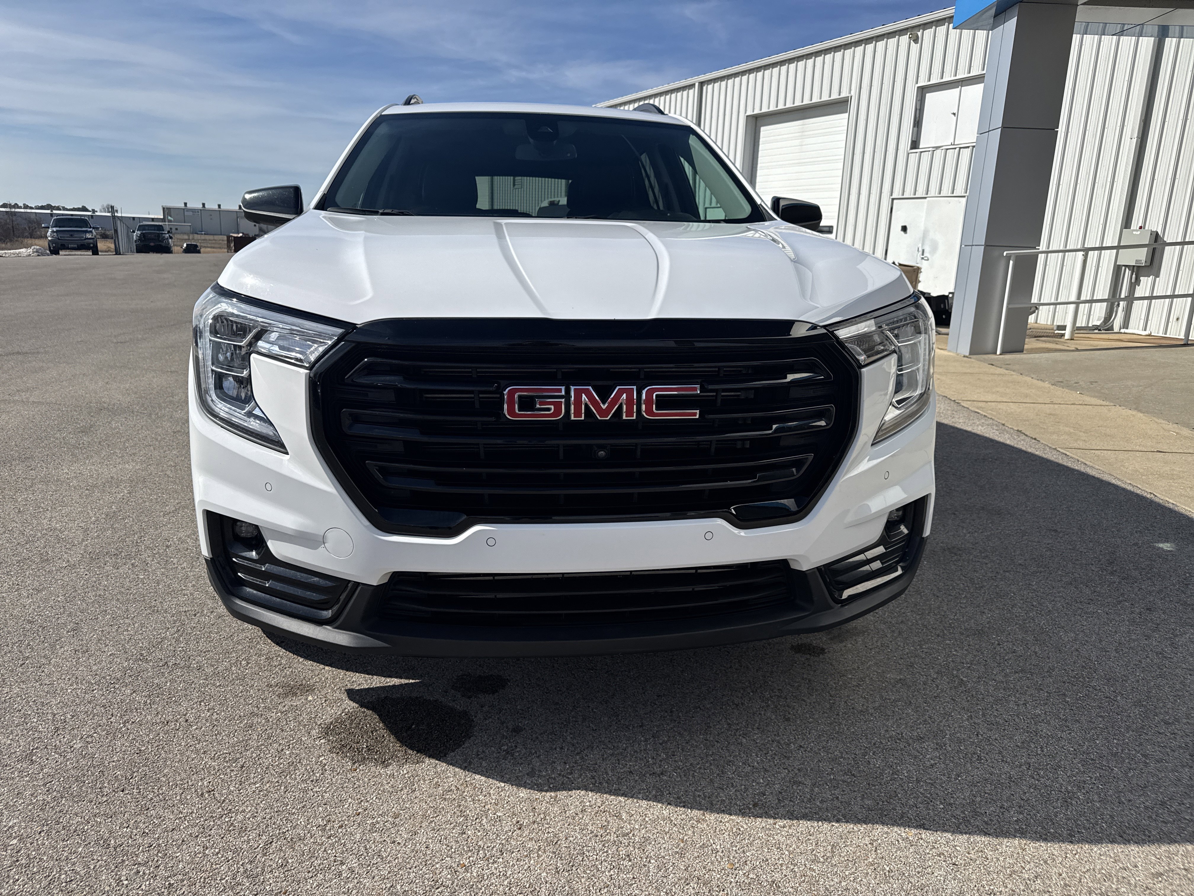 Used 2023 GMC Terrain SLT w/ Infotainment Package II image 8