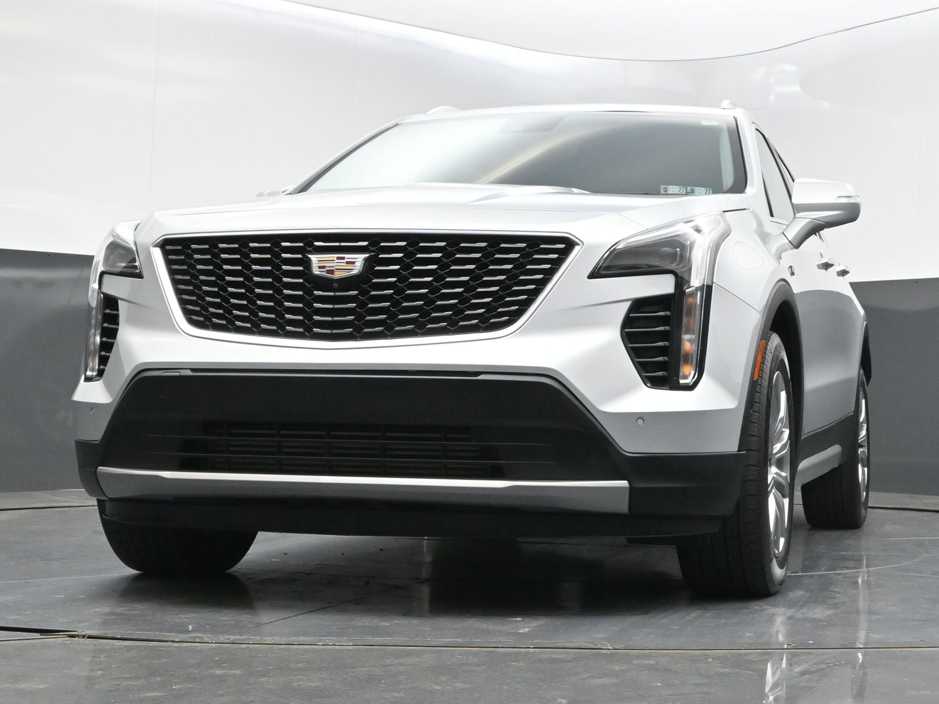 Used 2022 Cadillac XT4 Premium Luxury w/ Enhanced Visibility Package AWD/4WD image 37