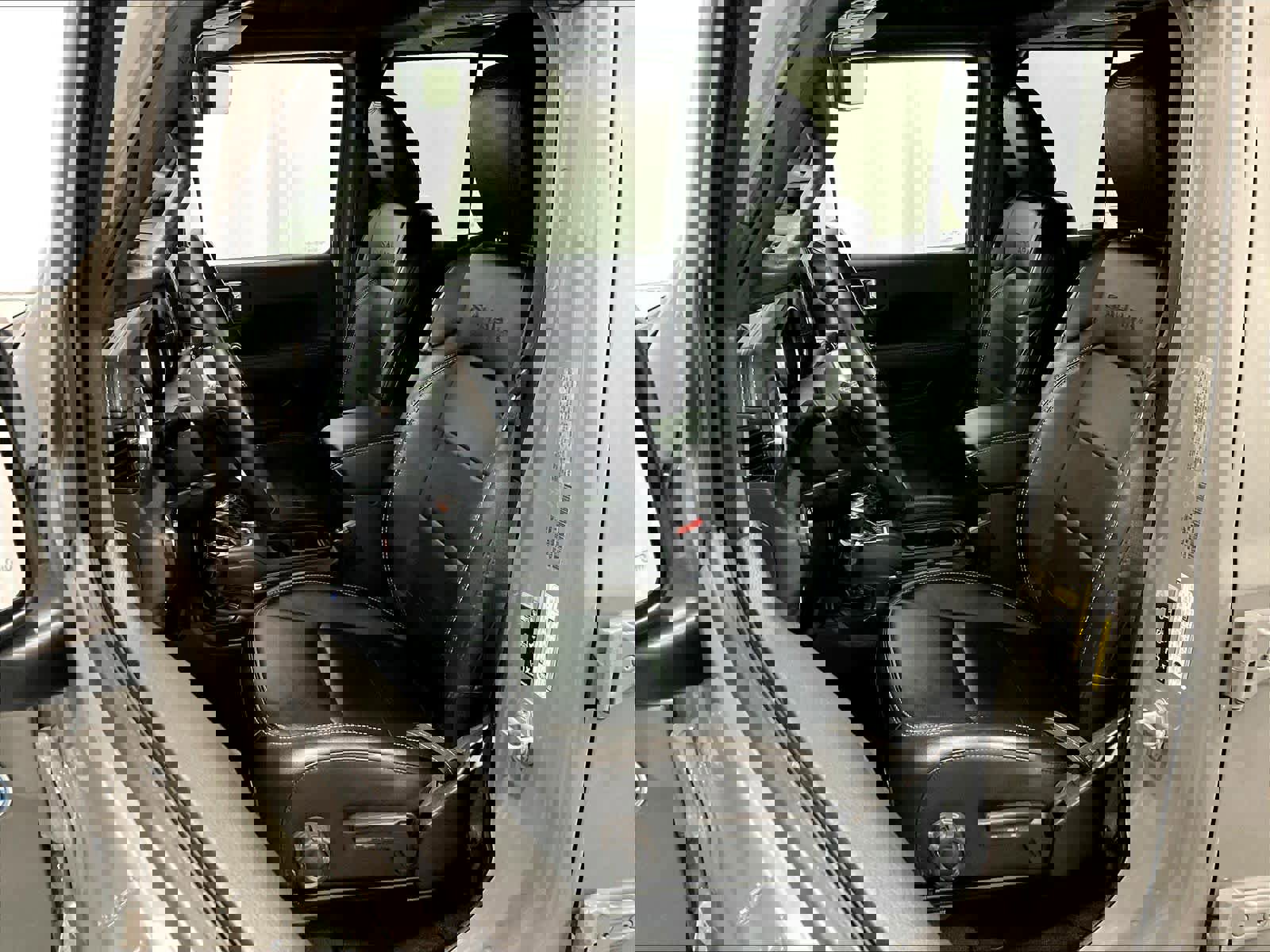 Used 2023 Jeep Wrangler Sahara w/ Cold Weather Group image 10