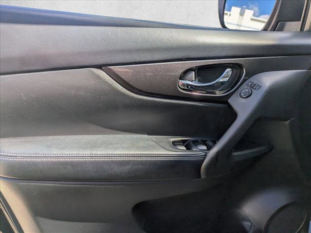 Used 2018 Nissan Rogue S image 9