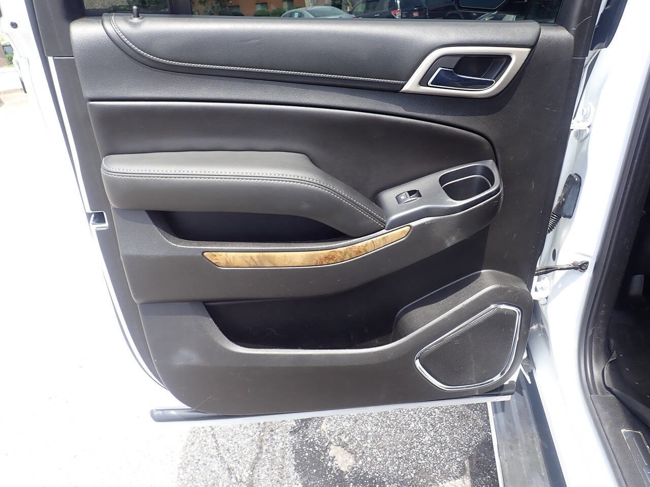 Used 2017 GMC Yukon XL Denali w/ Open Road Package image 24