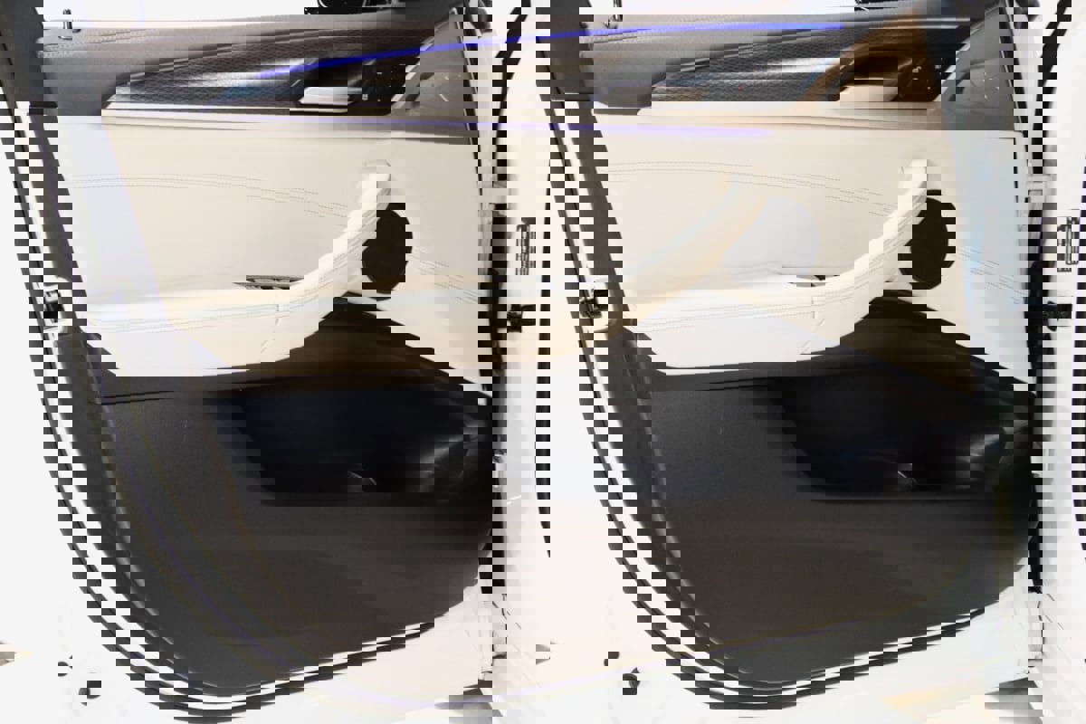 Used 2023 BMW X3 M40i w/ Premium Package image 34