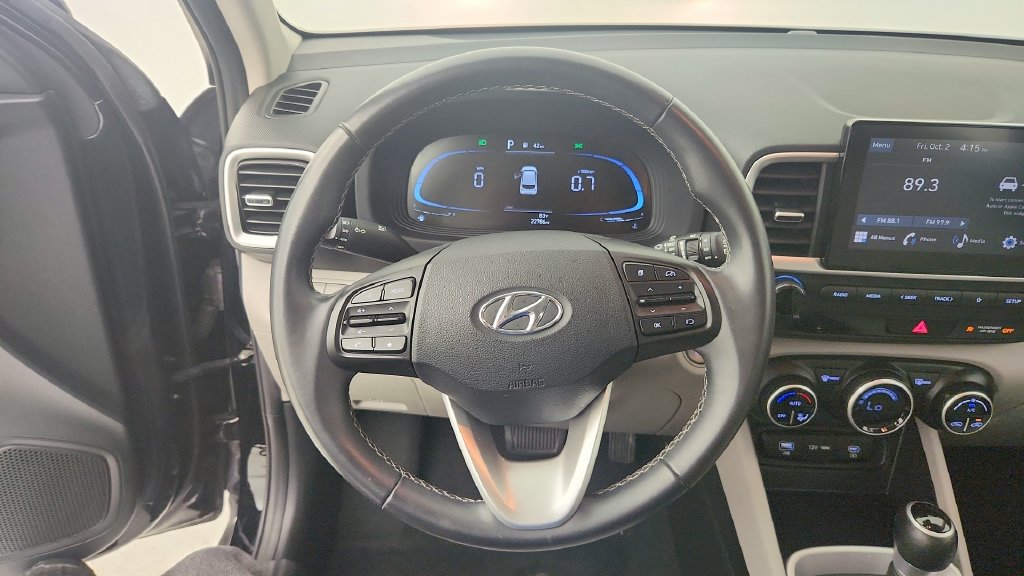 Used 2025 Hyundai Venue SEL FWD image 17