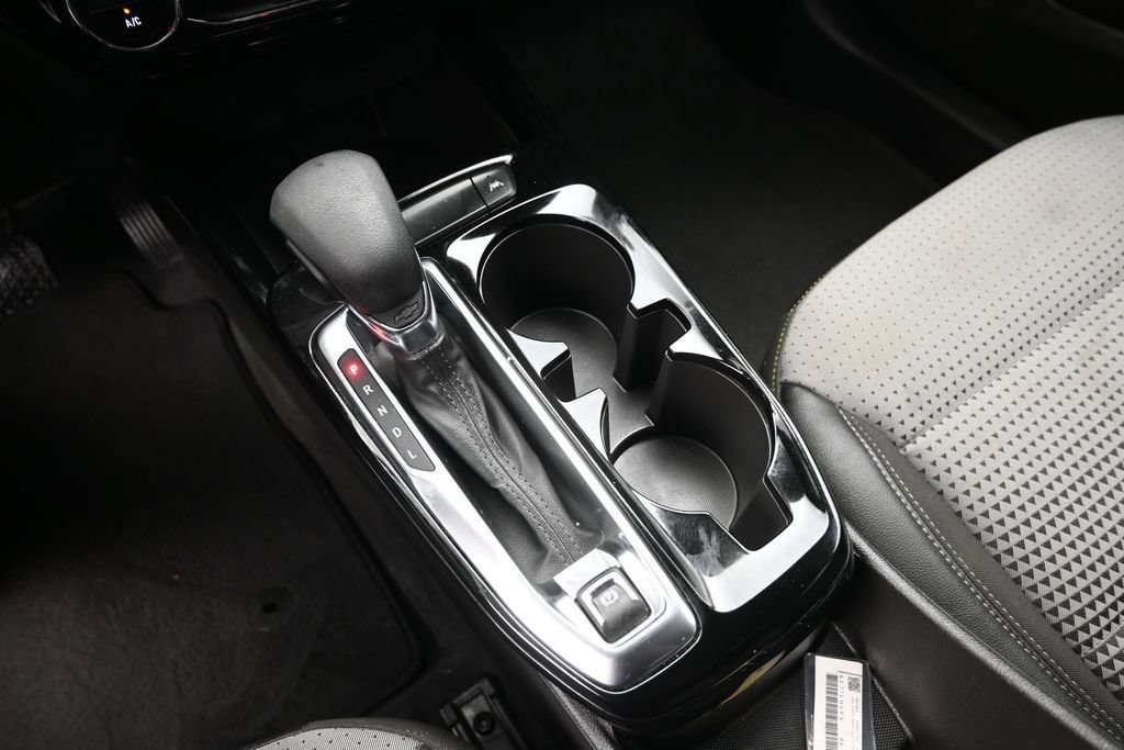 Used 2025 Chevrolet Trax LT FWD image 18