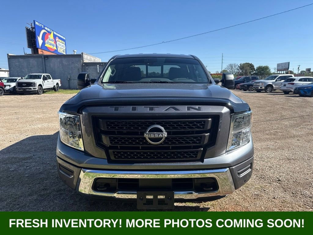 Used 2024 Nissan Titan SV w/ SV Convenience Package RWD image 5