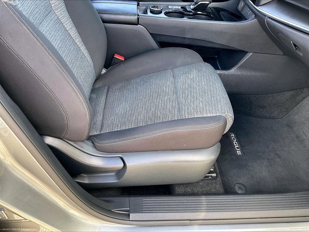 Used 2023 Nissan Rogue SV AWD/4WD image 35