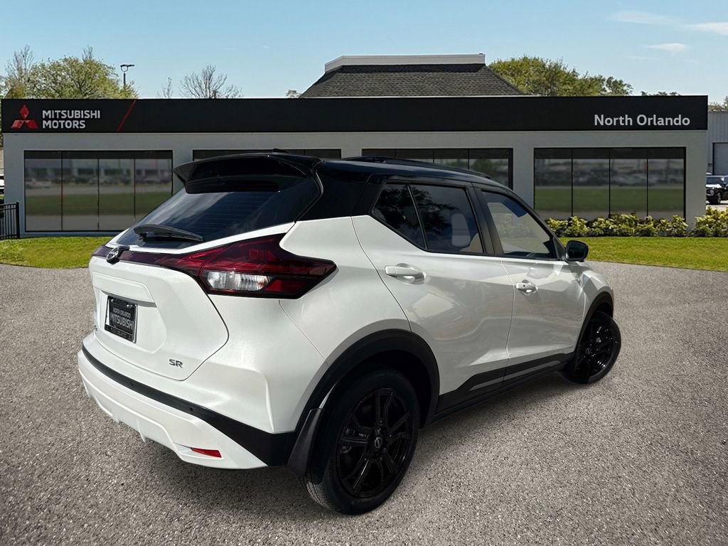 Used 2023 Nissan Kicks SR w/ SR Premium Package FWD image 5