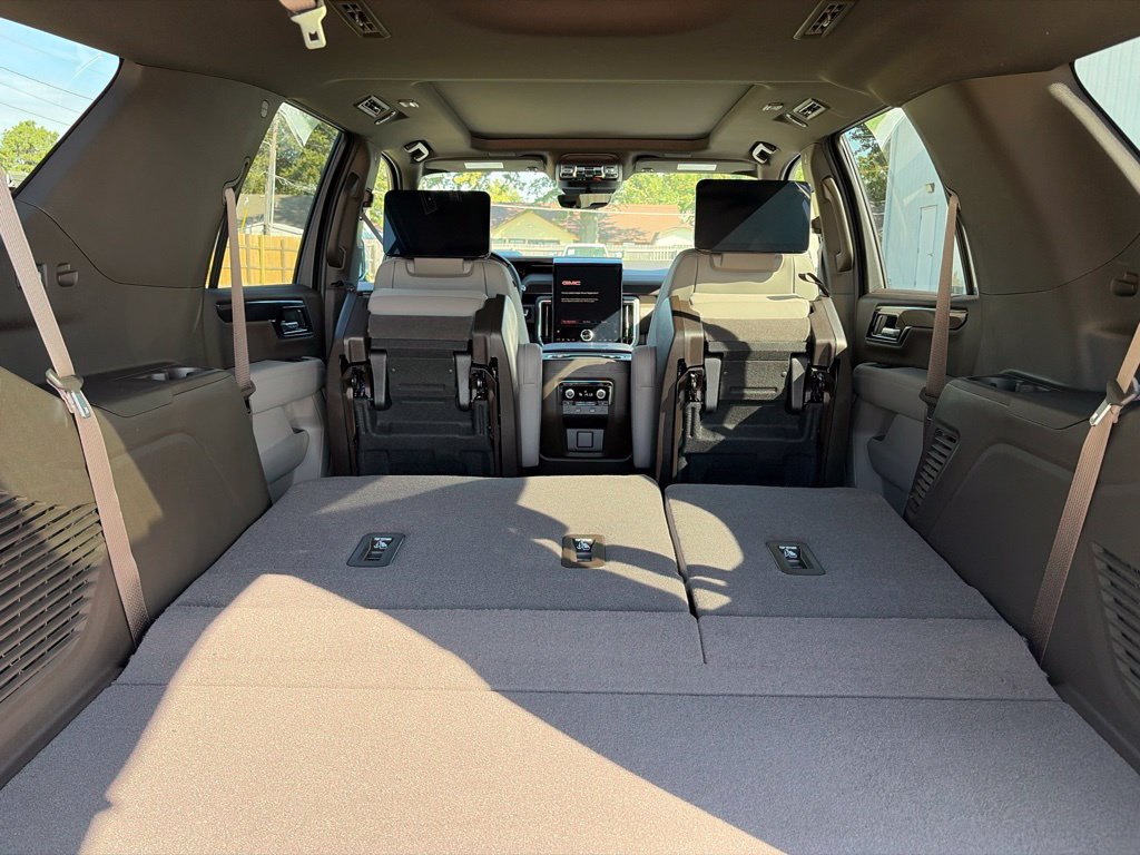 New 2027 GMC Yukon Elevation w/ Elevation Premium Package AWD/4WD image 13