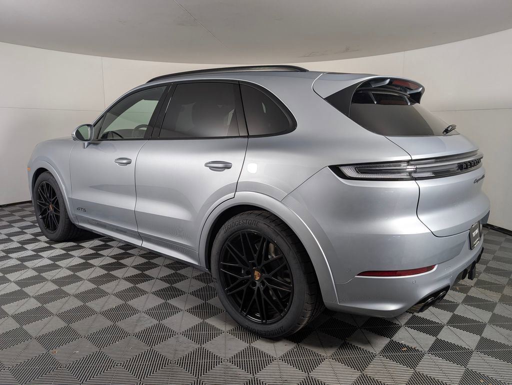 New 2026 Porsche Cayenne GTS image 3