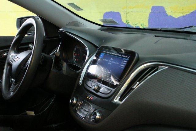 Used 2021 Chevrolet Malibu LT FWD image 12