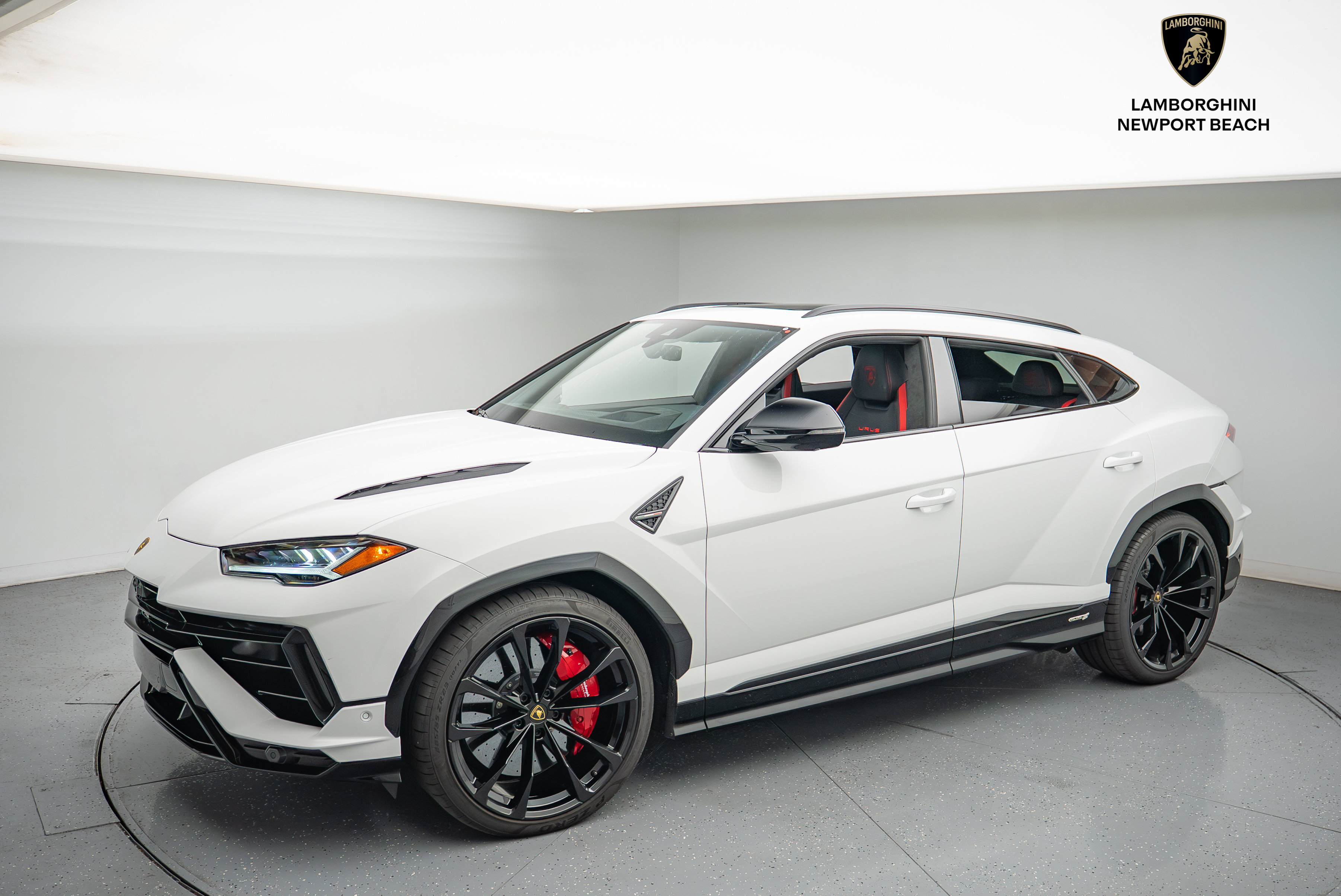 Used 2024 Lamborghini Urus S image 13