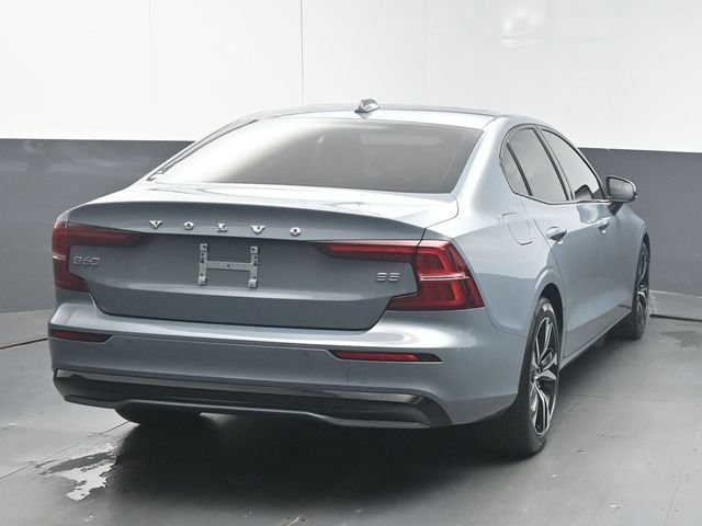 Used 2024 Volvo S60 B5 Core FWD image 7