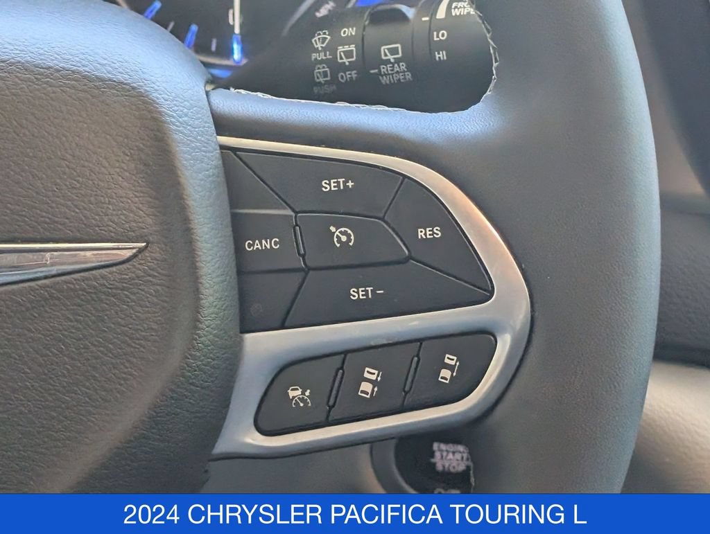 Used 2024 Chrysler Pacifica Touring-L FWD image 20