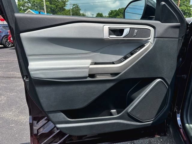 Used 2022 Ford Explorer XLT AWD/4WD image 14