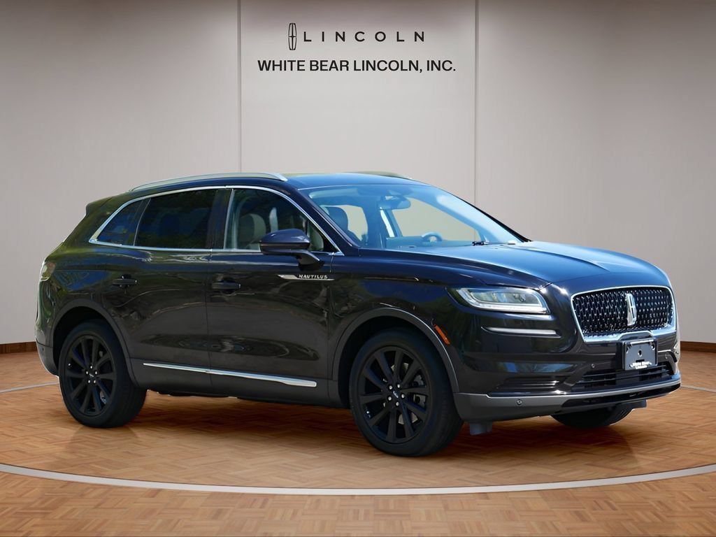 Used 2023 Lincoln Nautilus Reserve w/ Equipment Group 201A FWD image 3