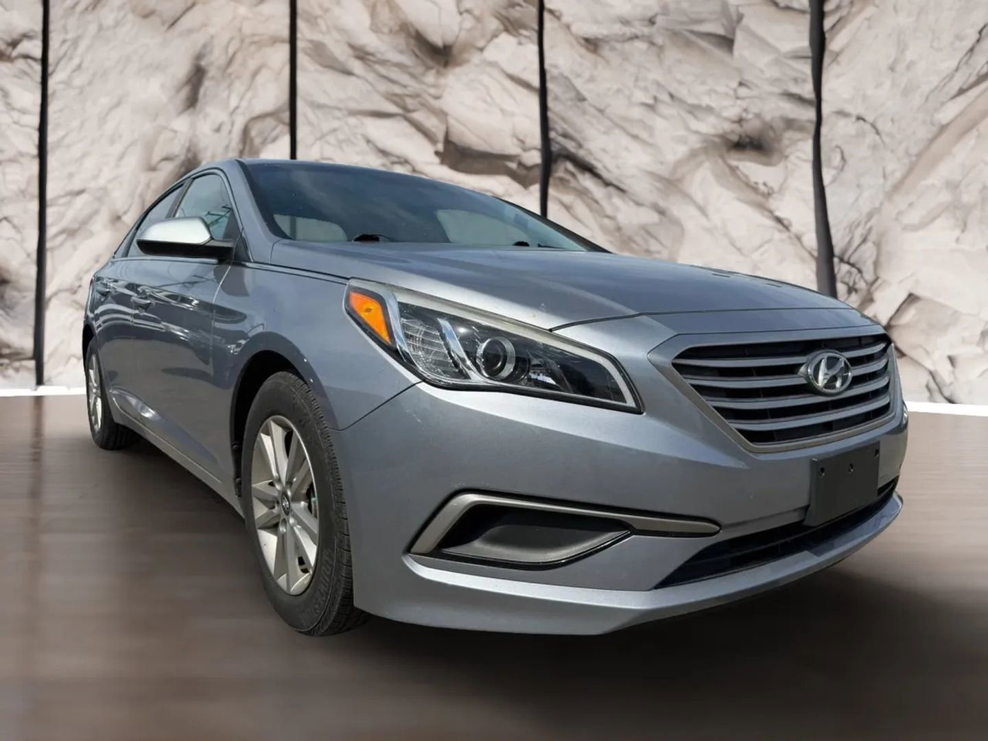 Used 2017 Hyundai Sonata ECO image 3