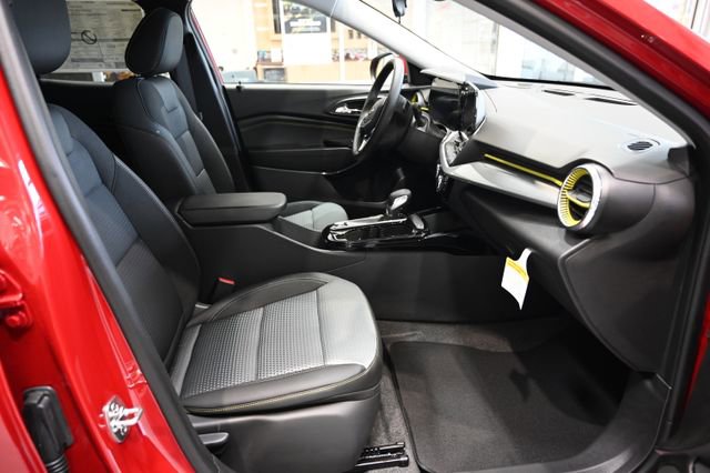 New 2026 Chevrolet Trax LT w/ Driver Confidence Package FWD image 10