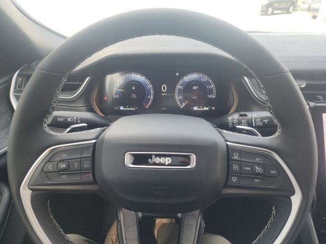 New 2025 Jeep Grand Cherokee Limited w/ Black Appearance Package image 15