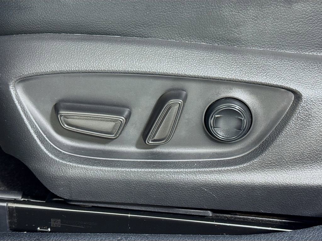 Used 2021 Toyota Camry SE image 16