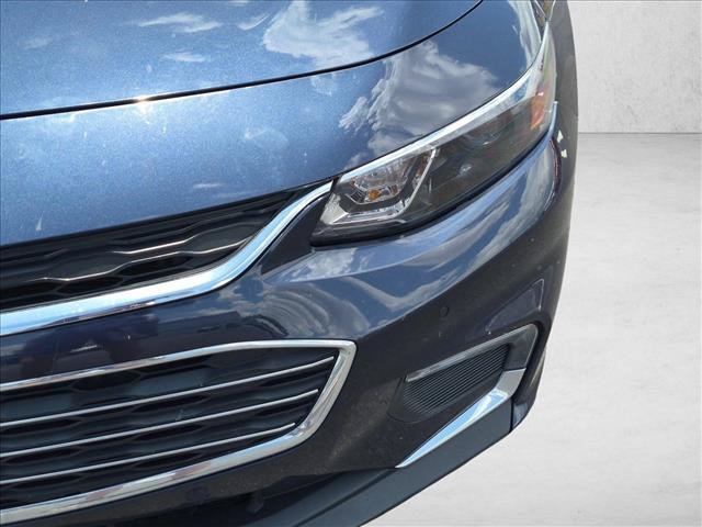 Used 2016 Chevrolet Malibu Premier w/ Driver Confidence Package II FWD image 9
