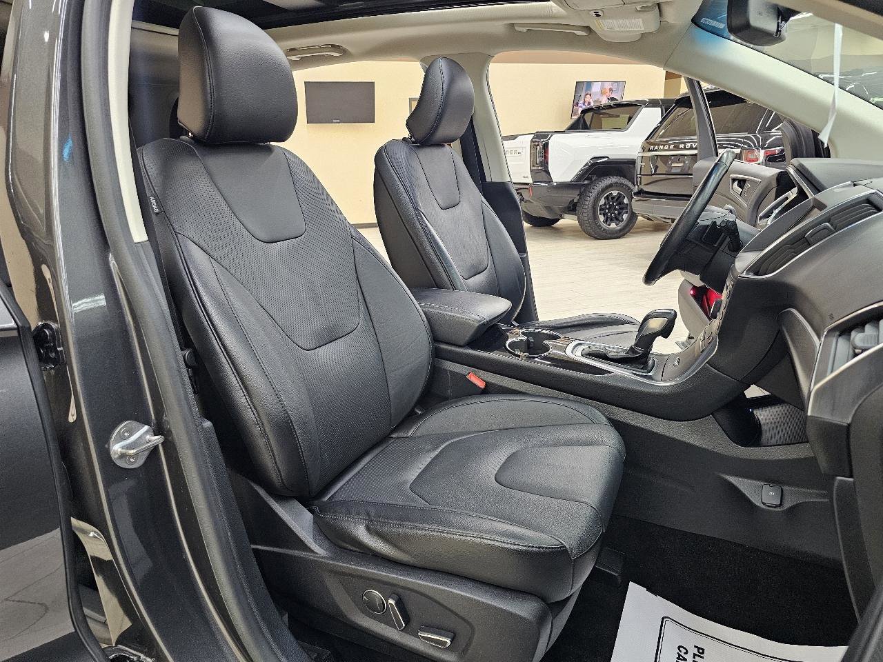 Used 2015 Ford Edge Titanium w/ Equipment Group 301A FWD image 21