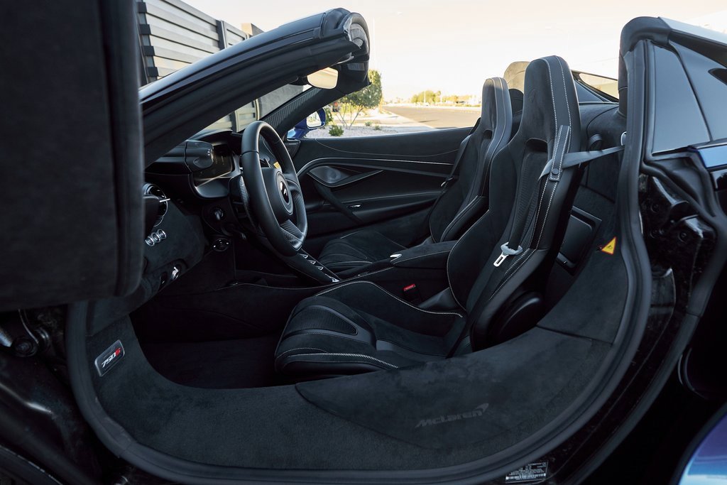 Used 2026 McLaren 750S Spider image 31