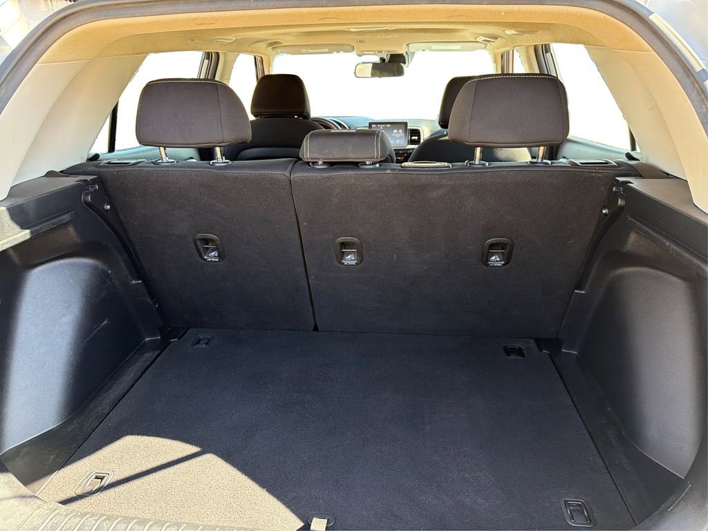 Used 2023 Hyundai Venue SEL FWD image 14