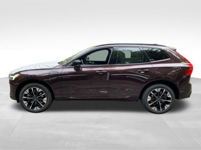 New 2026 Volvo XC60 T8 Plus w/ Climate Package AWD/4WD image 4