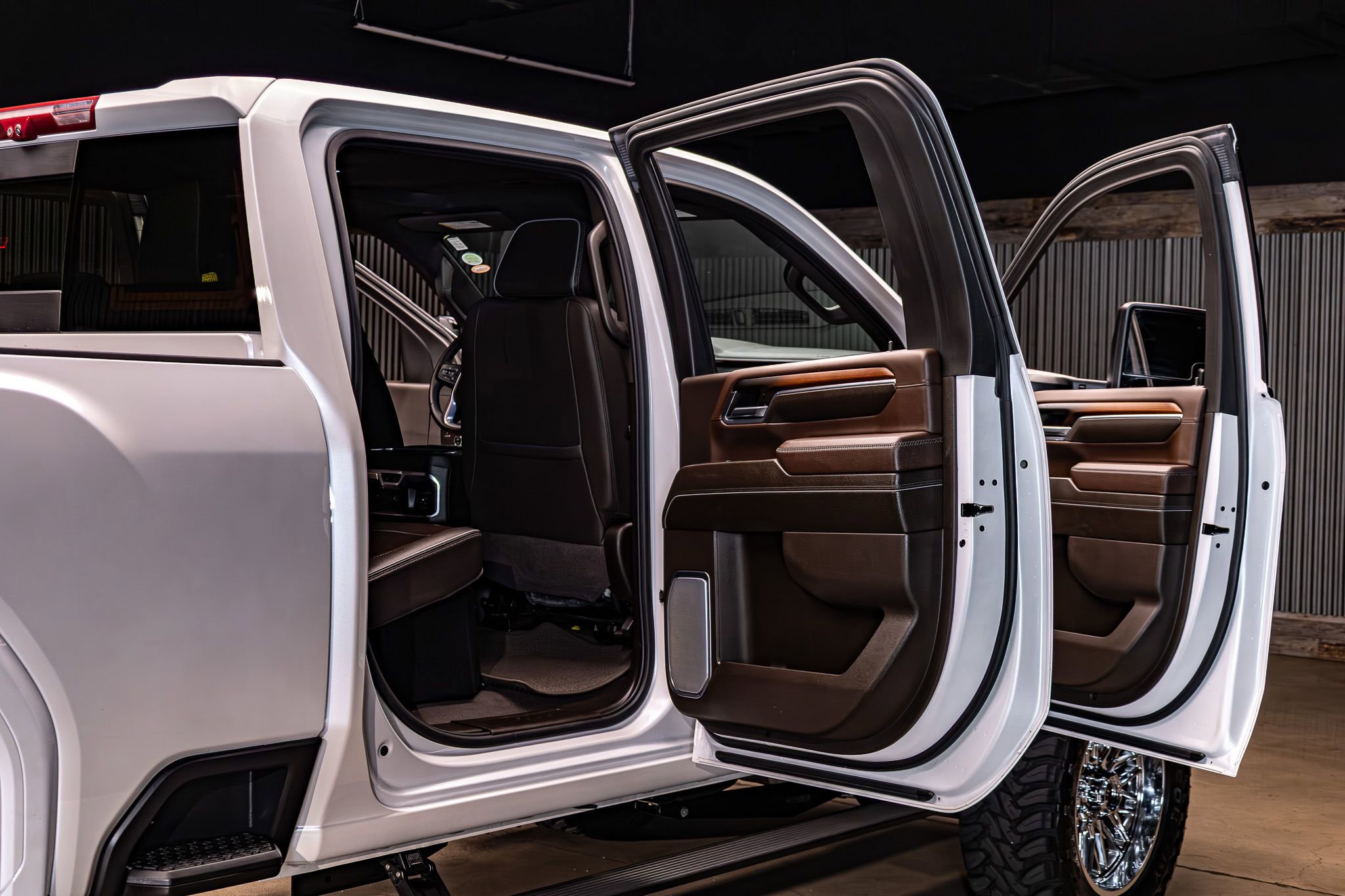 Used 2024 GMC Sierra 2500 Denali w/ Denali Reserve Package image 33