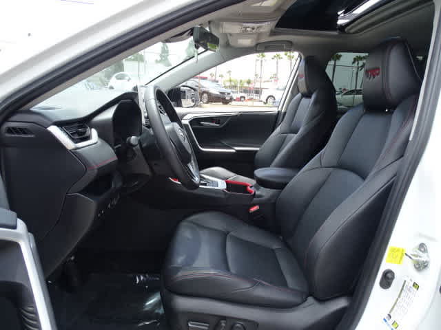 Certified 2022 Toyota RAV4 TRD Off-Road AWD/4WD image 17