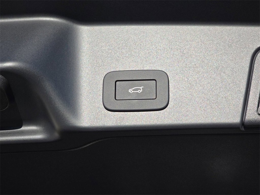 New 2026 Land Rover Range Rover Evoque S image 13