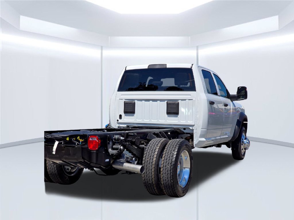 New 2026 RAM 5500 Tradesman w/ Chrome Appearance Group AWD/4WD image 40