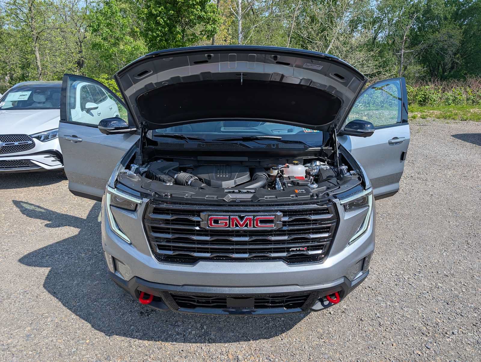 New 2026 GMC Acadia AT4 w/ Luxury Package AWD/4WD image 10
