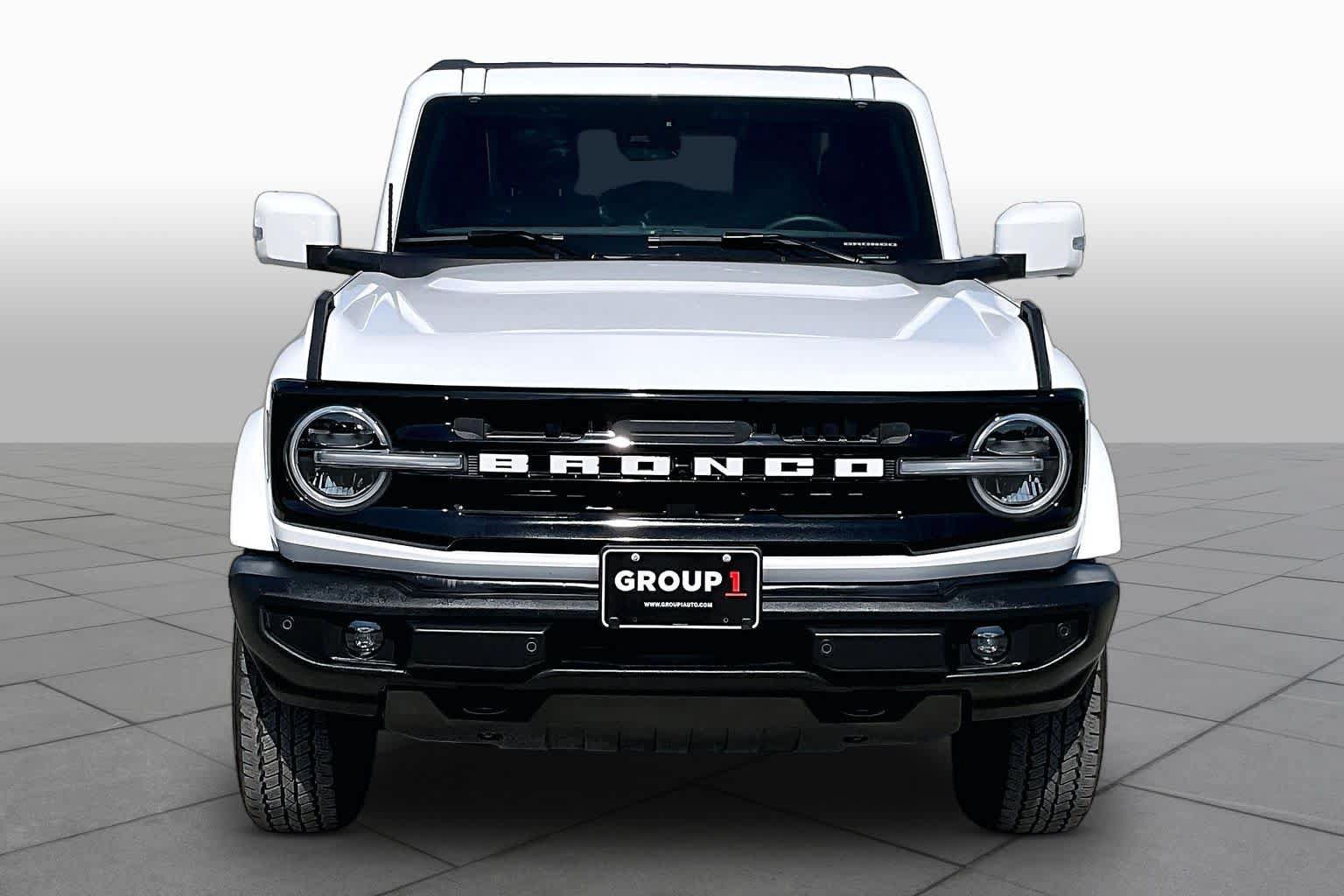 Used 2025 Ford Bronco Outer Banks AWD/4WD image 3