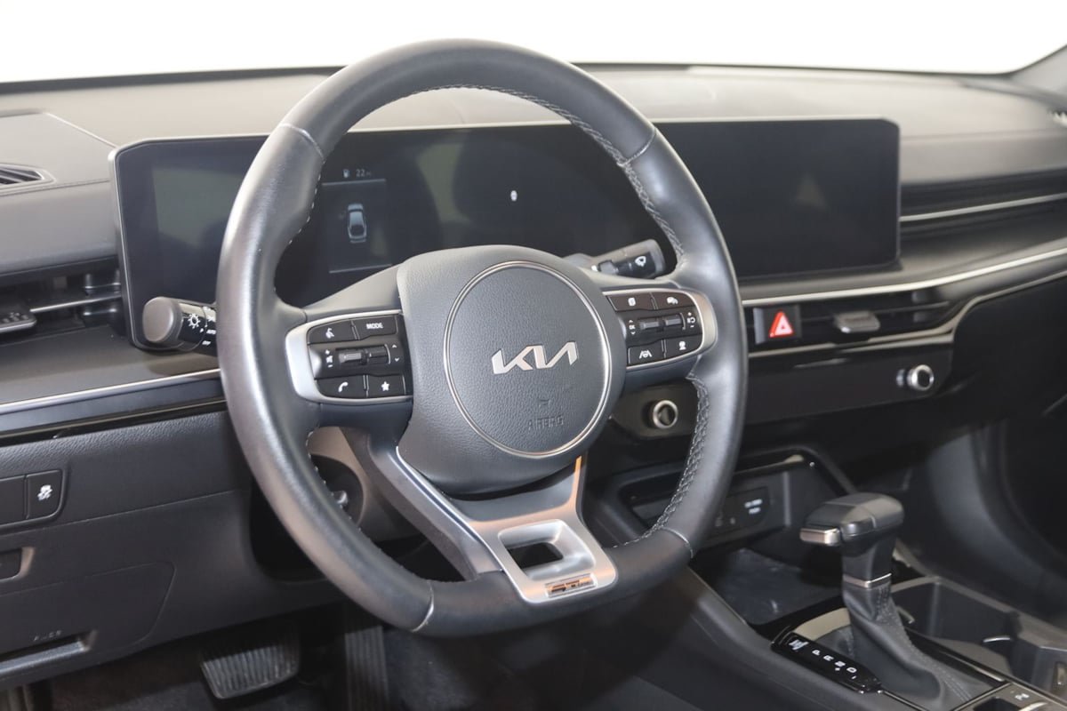 Used 2025 Kia K5 GT-Line AWD/4WD image 6