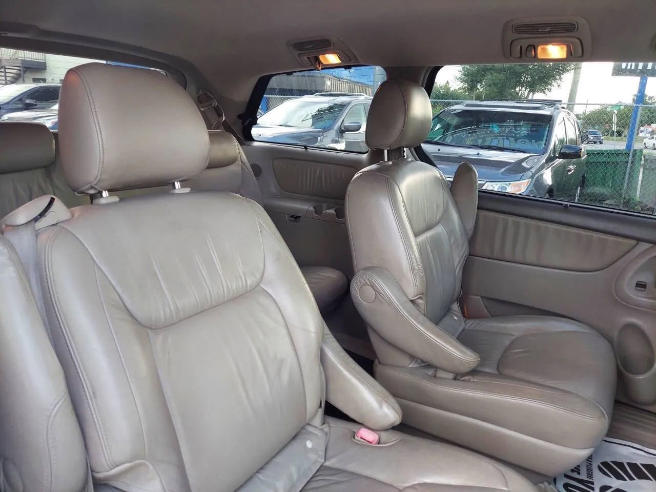 Used 2006 Toyota Sienna XLE Limited FWD image 11