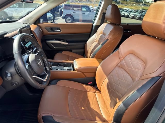 Used 2023 Nissan Pathfinder Platinum AWD/4WD image 12