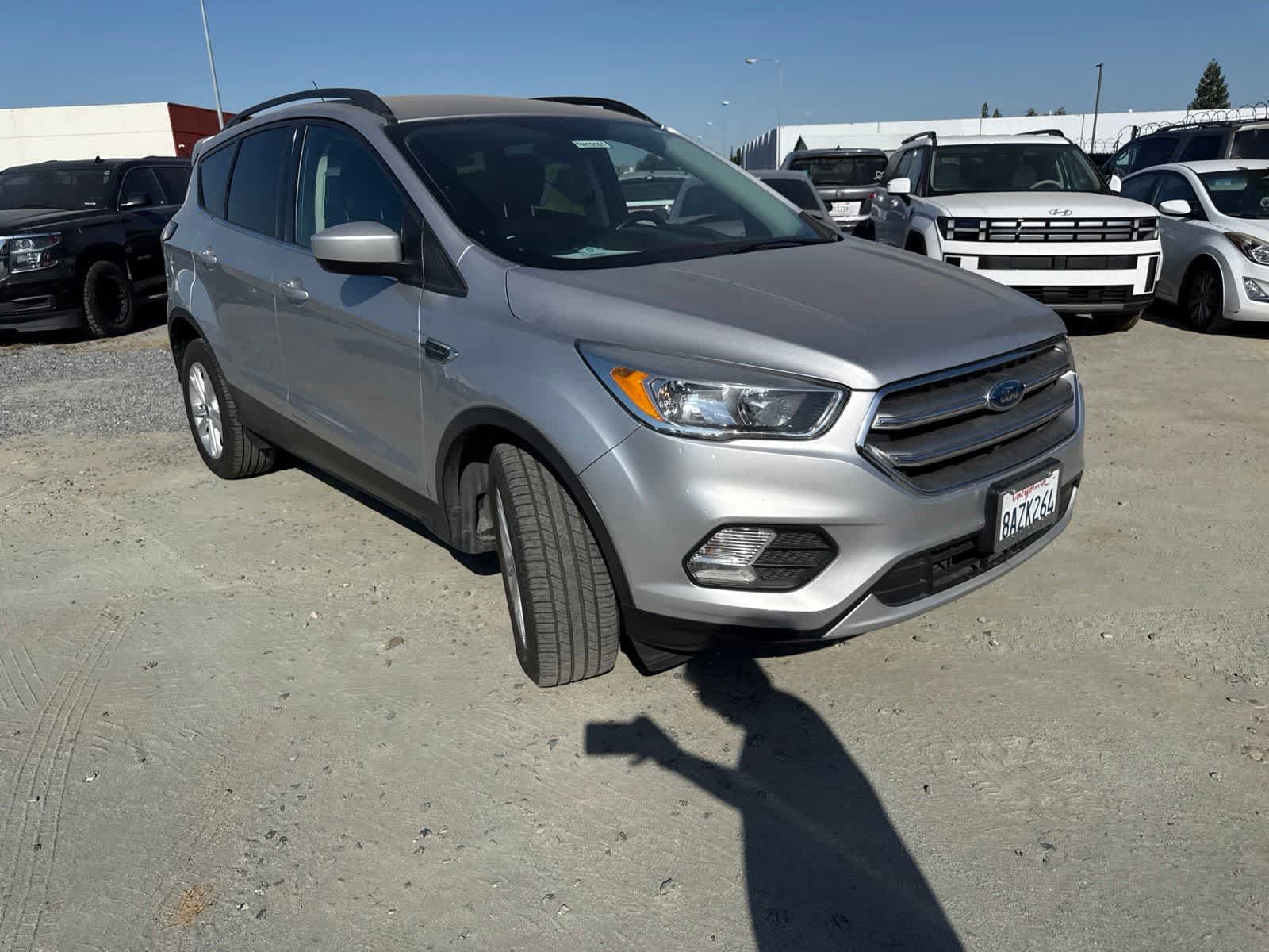 Used 2018 Ford Escape SE FWD image 3