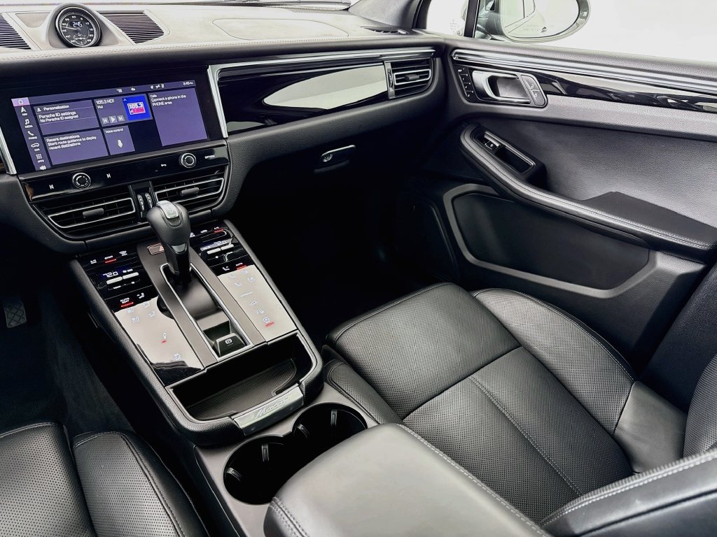 Certified 2025 Porsche Macan Turbo w/ Premium Package Plus AWD/4WD image 26