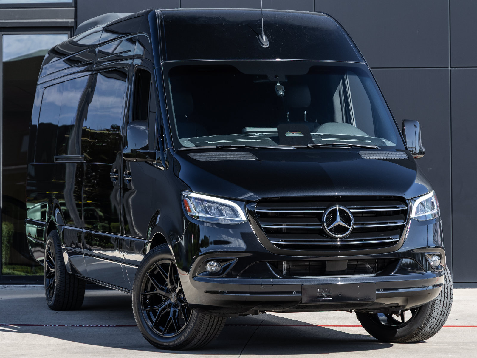 Used 2025 Mercedes-Benz Sprinter 2500 image 2