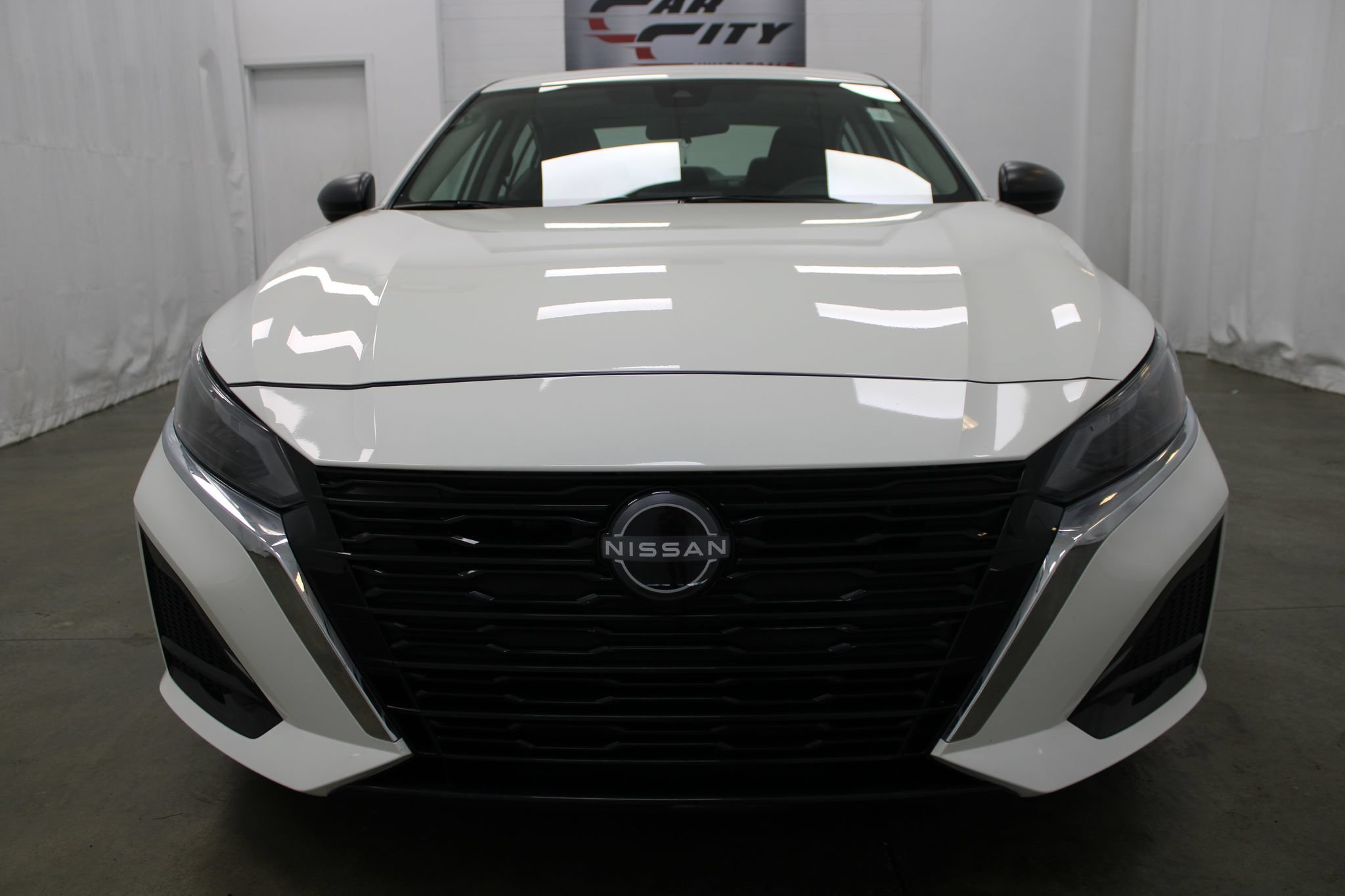 Used 2025 Nissan Altima 2.5 S FWD image 3