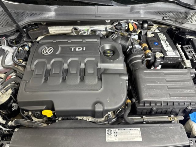 Used 2015 Volkswagen Golf TDI S FWD image 9